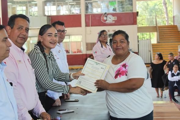 CEREMONIA MASIVA EN EL CBTIS 15